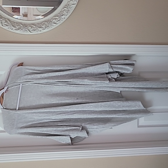 Silver sparkly shaw - Picture 1 of 3
